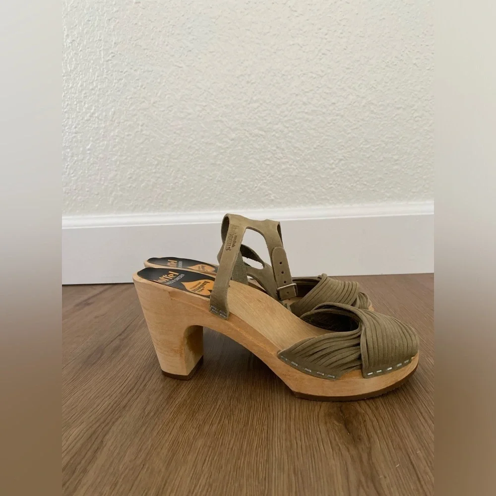 Swedish Hasbeens Olive Green Ankle Strap Sandal size 6/36